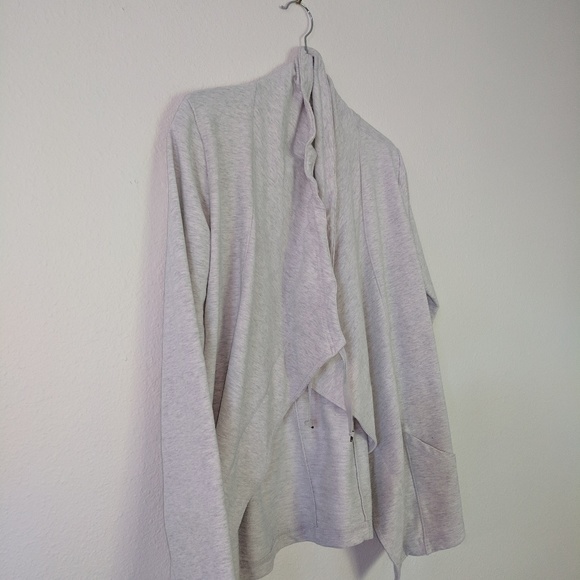 Lucy Wrap Sweatshirt - Picture 3 of 8